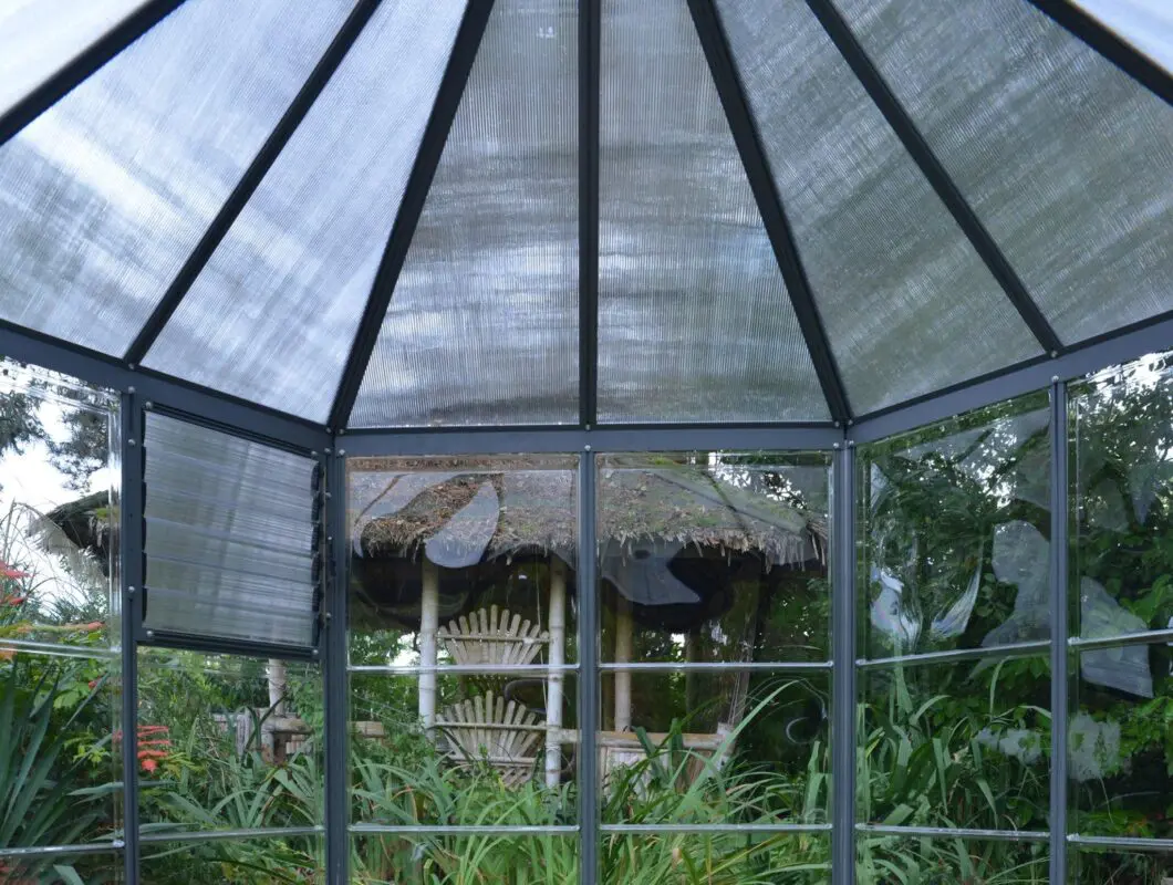 Oasis Hexagonal Greenhouse